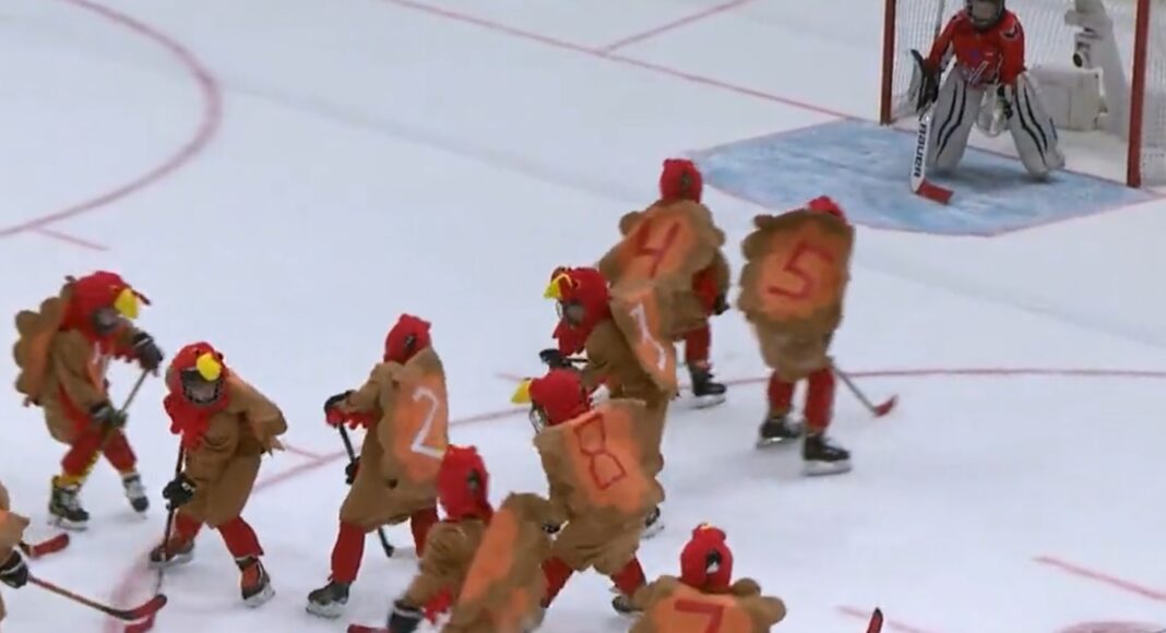 Nocna Zmiana: Maple Leafs obrzuceni puszkami, musieli uciekać. Indyki w NHL