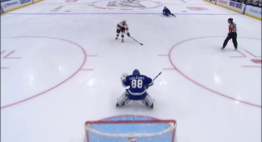 Nocna Zmiana: Najlepszy dogrywkowicz NHL, odłączony kontroler Slafkovsky’ego