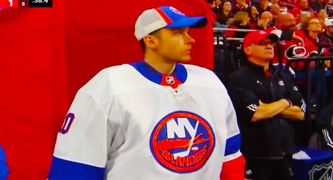 „Kibice wpadają w panikę”. Gwiazda NHL może mieć poważne problemy