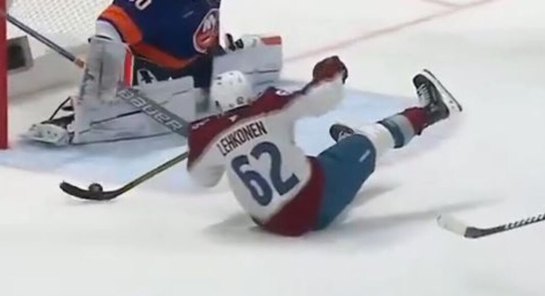Nocna Zmiana z NHL: Gol na siedząco i pudło w starym stylu