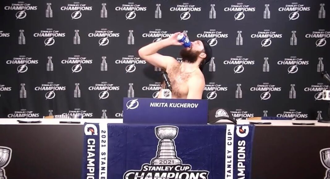 Hokej. Najlepsza konferencja w historii NHL. Pijany mistrz bełkotał jak w FAME MMA