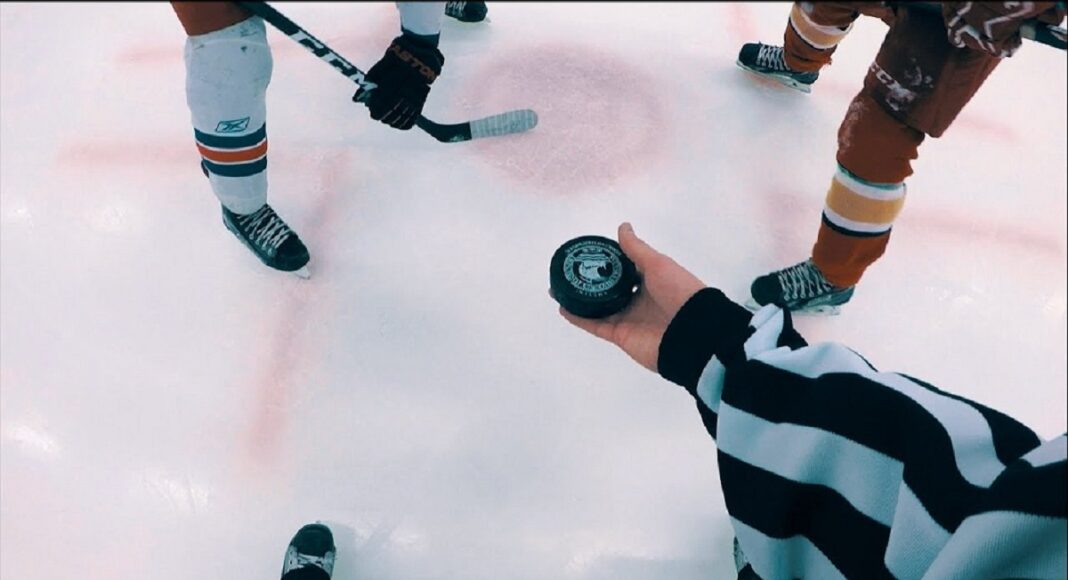 Hokej. Nie śmiej się z sędziego! Jest w lepszej formie niż Ty. Trenuj jak „Zebra”
