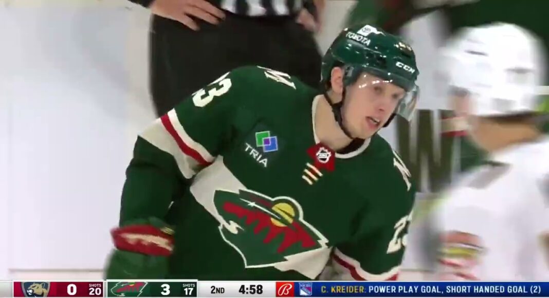 Hokej. Miał być bohaterem wielkiej wymiany w NHL. Skończyło się na „kontrakciku”