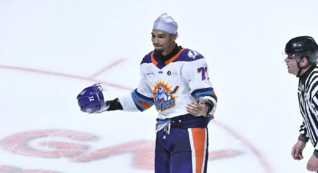 Hokeista w bandanie podczas derbów Ontario. Największy viral ostatnich dni z NHL