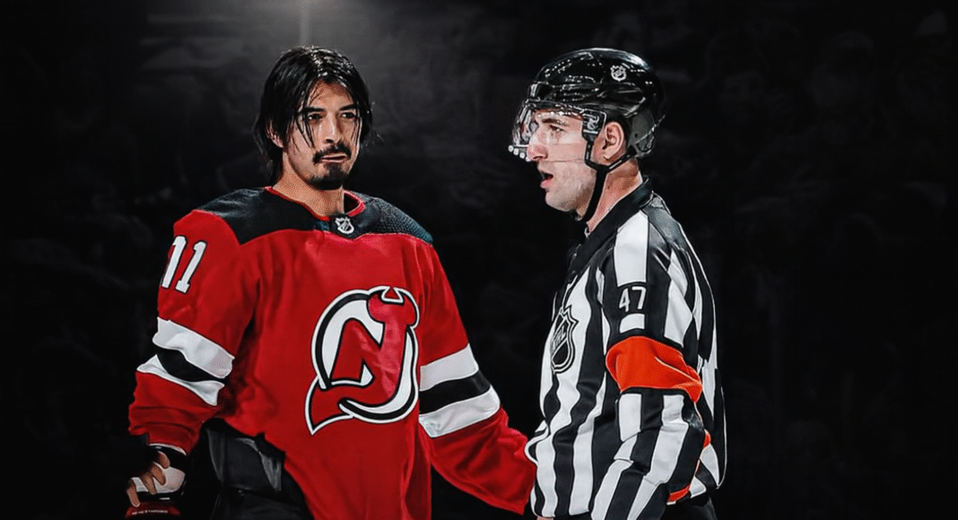 Raport z NHL: Zaciągnęli mu bluzę na łeb i dostał za to karę. Hokej