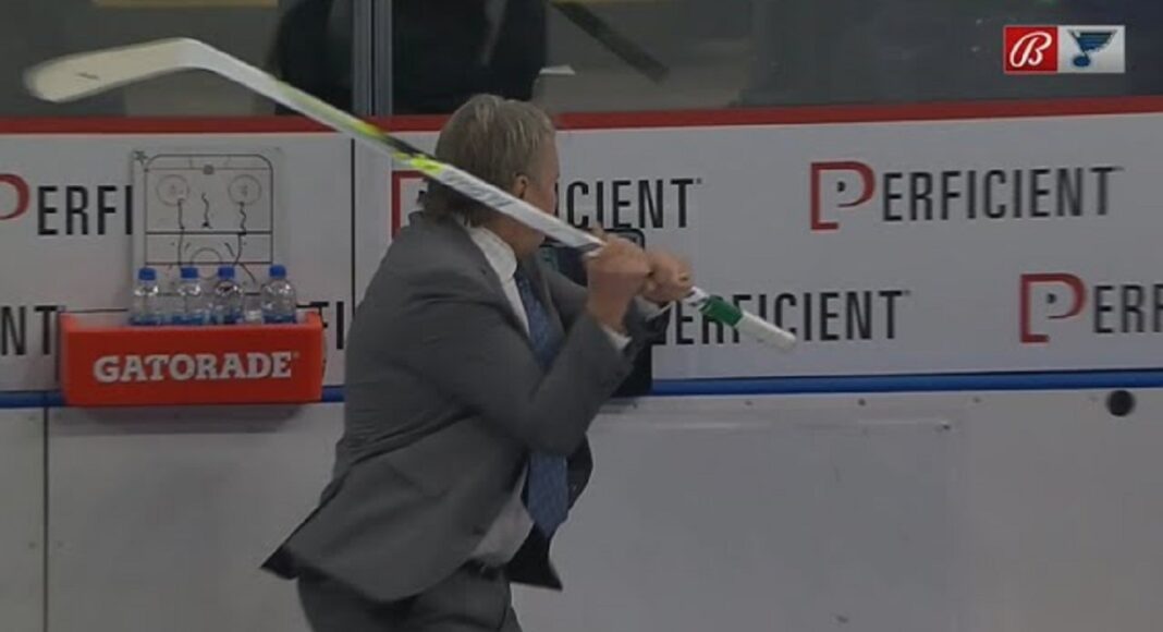 Trenerzy omal nie pobili się na meczu NHL! Teraz jeden zastąpił drugiego