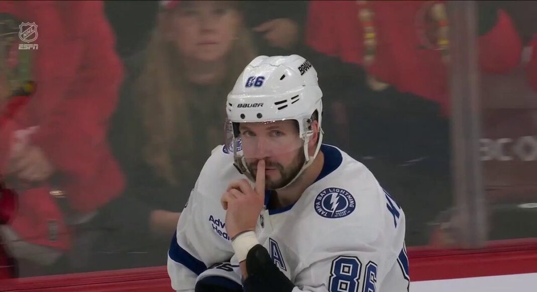 Nocna Zmiana z NHL: Klapka poklepał rywala. Kuczerow uciszył. Hokej