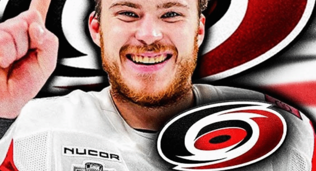 Całe lato dziobał styropian. Tak widzę nowy kontrakt obrońcy mistrzów NHL!